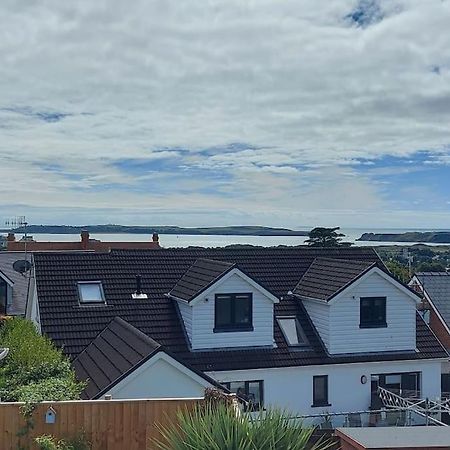Sea Crest, Beautiful Home In Tenby With Sea Views Extérieur photo
