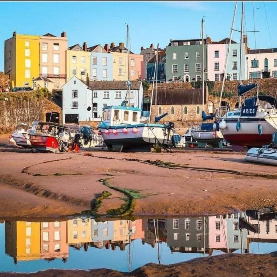 Sea Crest, Beautiful Home In Tenby With Sea Views Extérieur photo