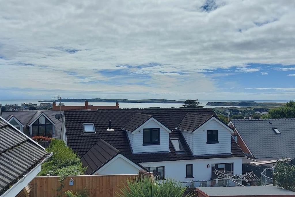Sea Crest, Beautiful Home In Tenby With Sea Views Extérieur photo
