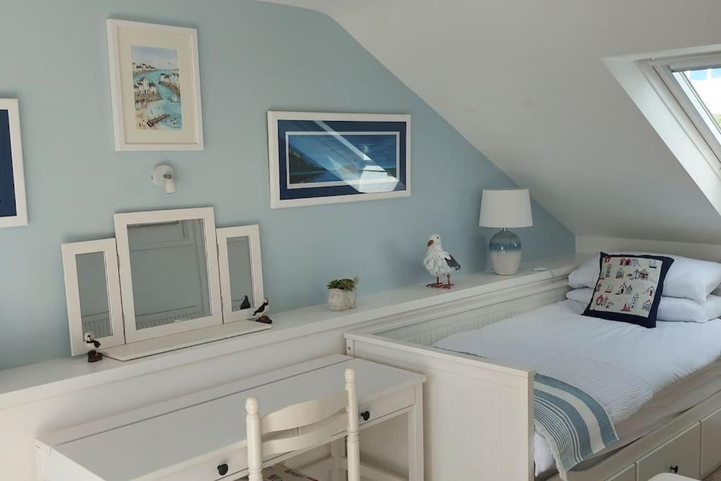 Sea Crest, Beautiful Home In Tenby With Sea Views Extérieur photo