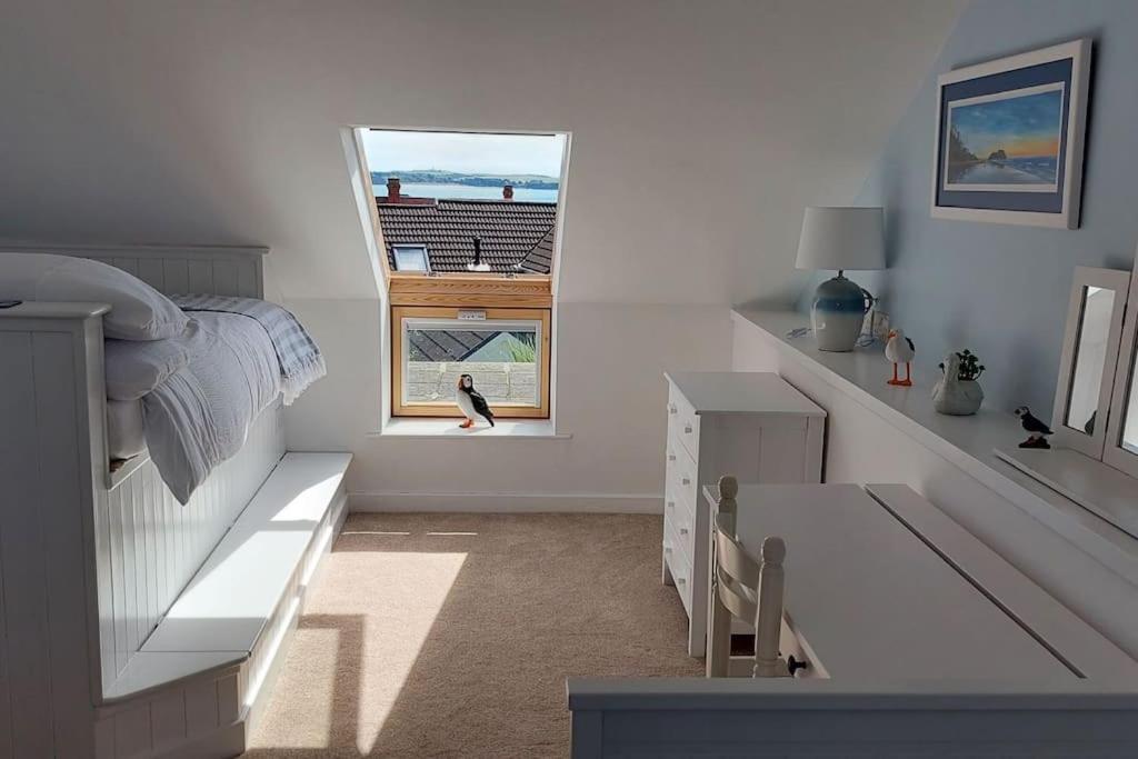 Sea Crest, Beautiful Home In Tenby With Sea Views Extérieur photo
