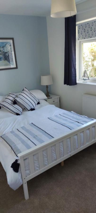 Sea Crest, Beautiful Home In Tenby With Sea Views Extérieur photo